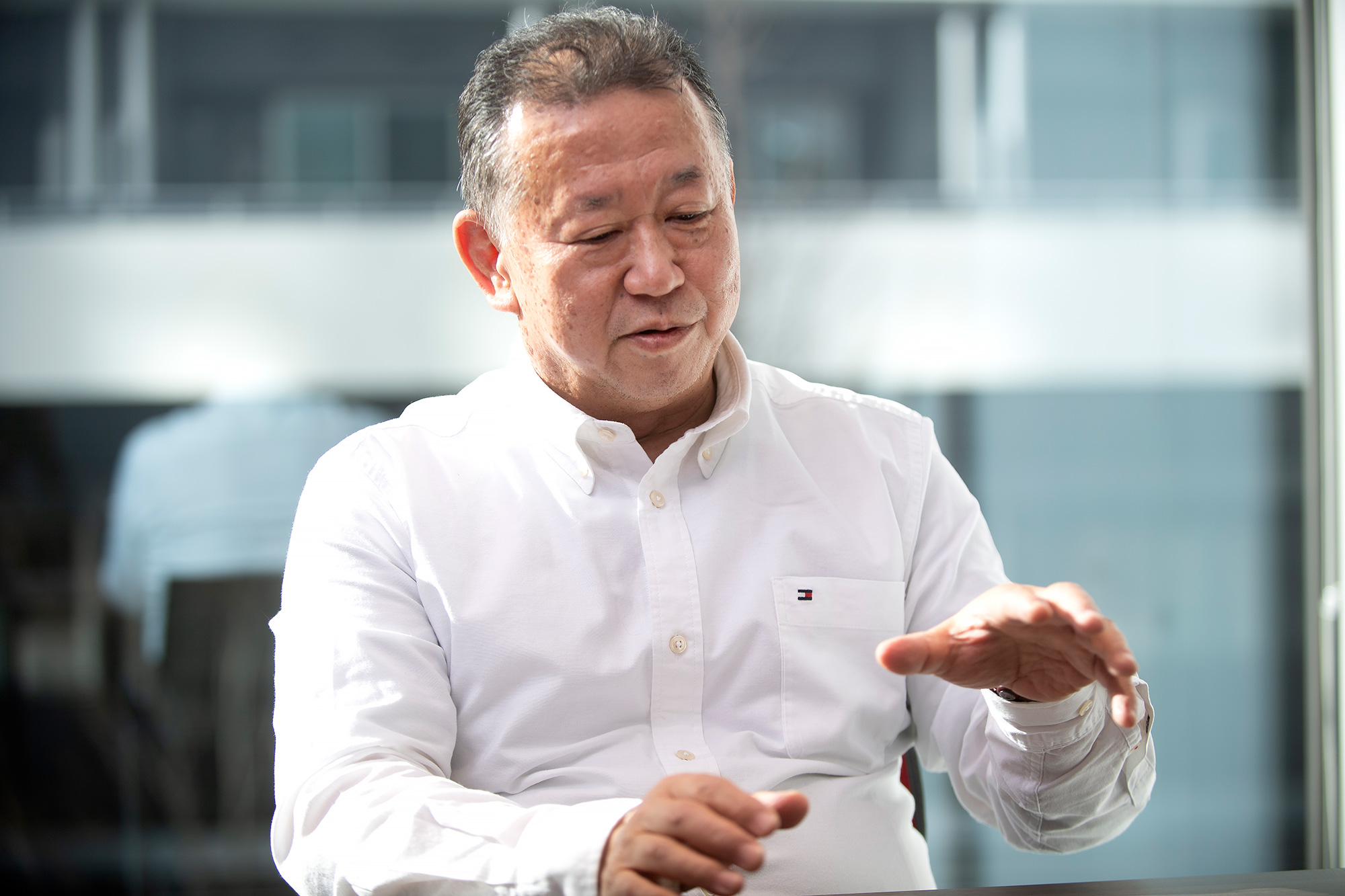浅野 秀二 氏