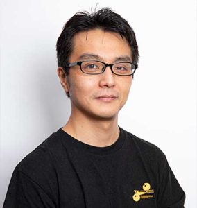 山本 智人 氏